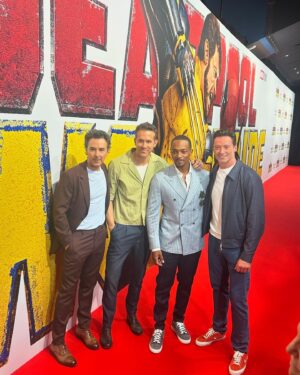Anthony Mackie Instagram - Got to run into some friends and have a quick #RealSteal reunion! LFG!!! Can’t be more excited about these 2 kickin ass! @vancityreynolds  could get @thehughjackman to be this sexy! 🤣
@marvelstudios  @slevydirect