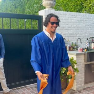Anthony Ramos Instagram - WE GRADUATED! Thank you @amdaofficial for having me as the commencement speaker for the 2024 graduate class 🎓

Happy to have spent this day with my family and my closest friends. 

They didn’t wanna throw the hats…. 😂