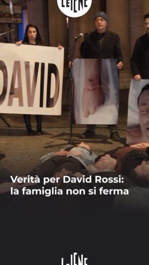 Antonino Monteleone Instagram - Mercoledì 6 marzo, nel giorno dell’anniversario della morte di David Rossi, si è tenuta a Roma, davanti al Parlamento, una manifestazione per continuare a chiedere “Verità per David”. 

Anche noi eravamo lì insieme a @carolinaorlandi9, figlia di David, e ve ne parleremo presto a #LeIene
