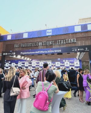 Antonino Monteleone Instagram - ONORATO, EMOZIONATO, GRATO

onorato perché il servizio pubblico è una responsabilità che pesa; emozionato perché l’ho sognato di nascosto; grato ai miei coraggiosi compagni d’avventura e a ciascuno di voi per il supporto e l’incoraggiamento 

💗🙏🏻

l’autunno è vicino e noi saremo pronti a raccontarvi L’Altra Italia su @instarai2 ogni giovedì in prima serata

Pronti?! 😎📺

©️ AGI per Ufficio Stampa RAI