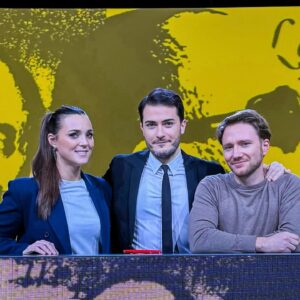 Antonino Monteleone Instagram - «Al giudice occorre più coraggio ad essere giusto apparendo ingiusto, che ad essere ingiusto apparendo giusto».
Lo diceva Piero Calamandrei ed è un insegnamento sempre attuale!

Ieri sera un milione di persone hanno deciso di affrontare la visione di un racconto complesso, ma necessario.

Davanti alla telecamera avete visto me, ma dietro ogni lavoro importante si muovono  tante persone senza le quali non sarebbe possibile.
Alcune le vedete qui. Altre no.
A tutte sono grato e riconoscente. 

Così come tanta è la gratitudine per voi che ci avete seguito in tantissimi con Le Iene presentano: INSIDE.
Italia 1 ieri sera ha primeggiato nell’informazione. Soprattutto tra i più giovani.

Ora un po’ di riposo e ci rivediamo presto! ❤️

#leiene #inside @redazioneiene
