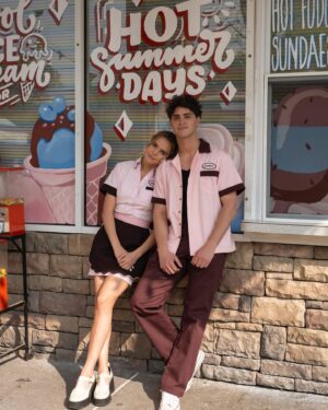 Antonio Cipriano Instagram - Imogen and Johnny 💖🍦

summer dreams ripped at the seams… 👀
#PLLSummerSchool premieres this spring on Max. 

check it outttttt y’all!!!!