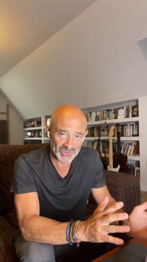 Antonio Lobato Instagram - Un equipo que está creciendo y remando para estar delante 💪
Un buen motor para 2026 ✅
Cláusulas de salida si queda algún asiento liberado en la parrilla 🧐

@alobatof1 opina sobre el fichaje de @carlossainz55 por Williams 💥

#DAZNF1 #F1 #Formula1 #Motor #Motorsport #CarlosSainz #Sainz #Williams #WilliamsRacing