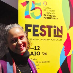 Antonio Villeroy Instagram - O @festin_festival está acontecendo no meu bairro, a freguesia de Benfica no @cineteatroturim 

Hoje tive a felicidade de assistir o filme "Porto Príncipe" cuja a trilha sonora é de um dos grandes compositores da nossa música a viver em Portugal. Assim reencontrei meu velho amigo @antoniovilleroy 

Parabéns a todos os envolvidos no filme. Parabéns à 15° edição do FestIn. 

Cinema feito com Amor e entrega!!!
#Cinema 
#cinemabrasileiro 
#cinemaemlinguaportuguesa
#festivaldecinema 
#cinemanatelona