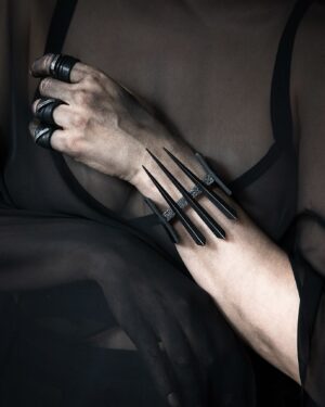Anu Tera Instagram - • Talon Arm Cuff • #anutera #darkelegance #blacksmithing #ironjewelry #gothicjewelry #allblackeverything #armor