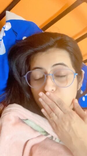 Anubha Sourya Sarangi Instagram - POV : Self love be like…

#reelsinstagram #reelitfeelit #reelkarofeelkaro #trendingreels #selflove #glasses #goodnight #cozy #singlelife #trending #nomakeup #filterinstagram #bangalore #bangalorediaries