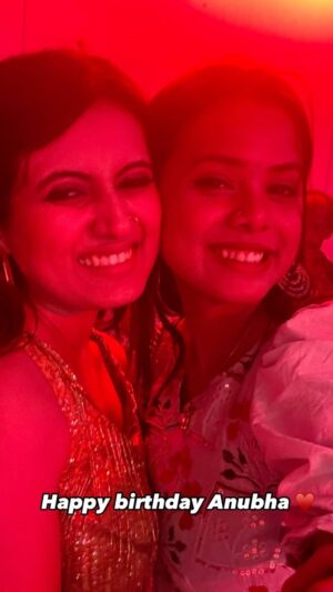 Anubha Sourya Sarangi Instagram - Happy birthday Loo ♥️ stay this cute , hardworking, multitasker n pure forever 😘😘 We all are extremely proud of you 🥹I miss you hell lot.. love you loads 🫶🏼
meet me soon n 
Don’t kill me for this reel 😀😀
I didn’t have anything apart from dz footages on my new phone ,and this was from our recent meet during the shoot of #jhalamaladariya song 🫢 
Have a wonderful day n blessed year ahead.. Baba bless you 🙏🏻♥️ @anubhasourrya