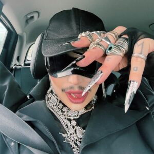 Anubis Finch Instagram - put it in2 speed drive 🔪🚔🏁

||| coat @malonfashion |||