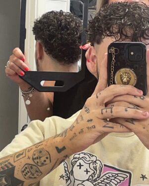 Anubis Finch Instagram - a weekend in june 🤠🧚🏽‍♀️ (((also… I will try to get better at my digital communication promise, just been enjoying my life without the stresses/pressure I put on myself to be/appear perfect all the time but Ive taken the time I needed to recoup and I’m feeling v inspired🫶🏼 new projects are on the way🎺🪡 I miss DRAG… 🫢))) ❤️❤️❤️