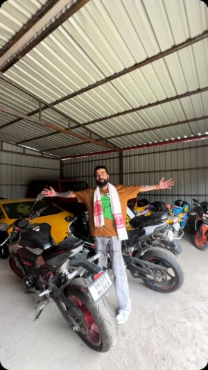 Anurag Dobhal Instagram - Konsi Favorite Supercar Ya Superbike Hai Apki ? ❤️👀
.
.
.
#theuk07rider #supramk4 #laborginiaventador #lamborghini #superbike #reelkarofeelkaro #reelitfeelit