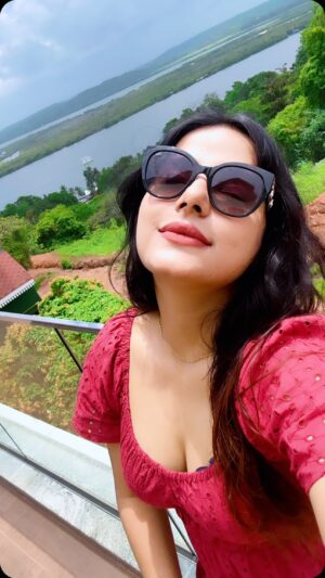 Anushka Srivastava Instagram - Oooo sajni re❤️