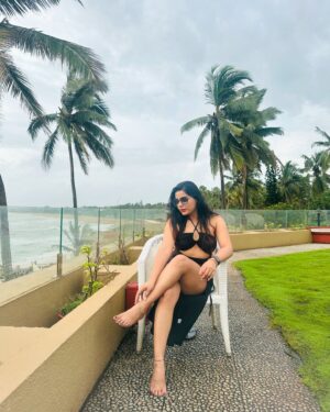 Anushka Srivastava Instagram - I’m too busy loving my life to worry about yours✌️🥰😘