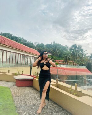Anushka Srivastava Instagram - I’m too busy loving my life to worry about yours✌️🥰😘