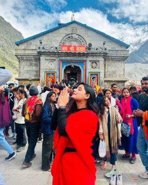 Anushka Srivastava Instagram - “Blessed by the sacred vibes of Kedarnath ✨ 

#SpiritualJourney #DivineBlessings” #HeavenOnEarth  #InAweOfNature #DivineSplendor” #PeacefulVibes #InnerHarmony” #NatureIsMyTemple #BlessedBeyondWords #DivineGrace”#PilgrimageGoals #KedarnathYatra”