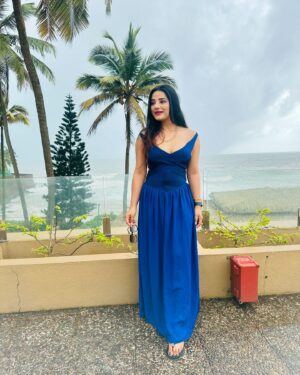 Anushka Srivastava Instagram - Can you guess the place …….😦😦😦🌧️🌧️🌧️