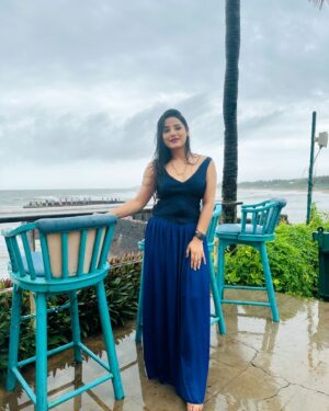 Anushka Srivastava Instagram - Can you guess the place …….😦😦😦🌧️🌧️🌧️