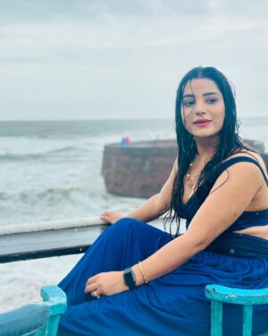 Anushka Srivastava Instagram - Can you guess the place …….😦😦😦🌧️🌧️🌧️