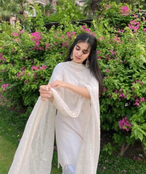Anvesha Vij Instagram - 🤍🌸