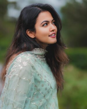 Aparna Das Instagram - Poove sempoove 🎶

📸 @ash_fotographs