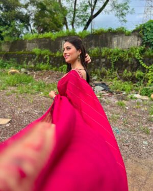 Aparna Dixit Instagram - Haan ke haan 🎵♾️