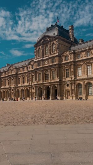 Aparna Nair Instagram - Paris, tu nous as eu à bonjour!

#paris #travelgram #travelphotography #girlstrip #dreamtrip #loveislove
