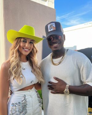 April Ivy Instagram - 12 years later we meet again💚 we didn’t get to sing together this time, but I’ll definitely hold you to it next time you’re in Lisbon @neyo !
Obrigada por tudo família @rockinriolisboa 🫶🏼