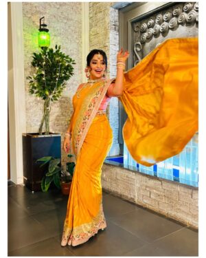 Apurva Nemlekar Instagram - .
❤️Saavni❤️
.
Make up - @manmeet_makeup_artist9201 
Hairstylist - @hairstylish_niki07 
Costume stylist - @shalmalee_t 
Pc - @manasi_rane_96 
Nail art - @londonnails2021 
.
Premachi Goshta @star_pravah
. 
#apurvanemlekar #saree #saavni💃 #premachigoshtonstarpravah #hazeleyes #orangesaree #haldiceremony #mehendi #nailart #eyesthatspeak #indiantraditionalwear #indianculture #incredibleindia #indianbeauty #wedding #weddingday #weddingseason #actorslife #shooting