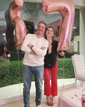 Araceli González Instagram - Feliz y merecido cumpleaños para mi! Con mis amores ! 🎉🌸. Mi deseo no es deseo! Es un gracias a mi vida hoy! Mi elección hoy! Mi amor hoy! Gracias soy muy afortunada y quiero agradecer ❤️