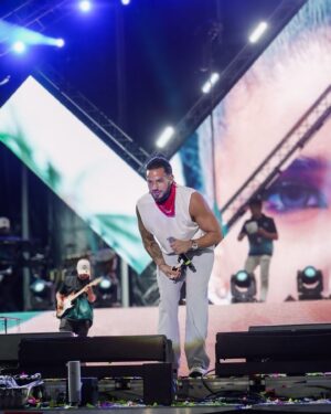 Arán de las Casas Instagram - Gracias a mi combo por hacerme vivir un show inolvidable 🫶🏼 Caracas ustedes se pasaron …. Que energiaaaaaa 😍 los amoooooooooooooo , cuál es tu foto favorita ?????