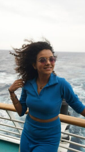 Archana Kumar Instagram - Finally got to do this reel at the best location ever🩵✨
Thank you @cordeliacruises for the amazing experience 
📸: @thiru._.official  Thambiii♥️
.
.
.
More posts to come🥹😁
#archu #archusreels #archana #archanakumaar #cordelia #cordeliacruises #wonderfulexperience #aadhavan #aadhavancomedy #vadivelu #vadivelucomedy #reelsinstagram #reelitfeelit