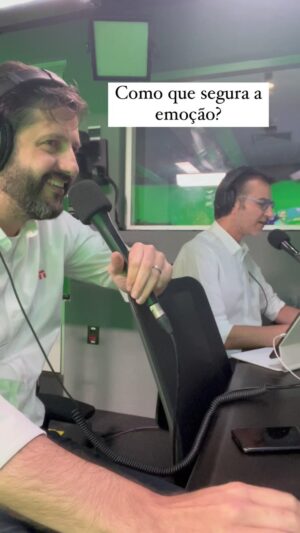 Ari Aguiar Instagram - Ontem a noite o @ariaguiar me mandou a seguinte mensagem: “Amanhã você vai sofrer junto, né?”
Mas a maneira que a seleção jogou não fez a gente sofrer, mas sim se emocionar.
Se você não ficou emocionado com o jogo da seleção brasileira hoje, você viu o jogo errado!

#selecaobrasileira #selecao #basquetenaespn #paris2024 #olimpiadas #basquete #basquetebrasil #basket #basketball