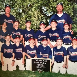 Ari Stidham Instagram - Somehow, Wayne Gretzky is the least eye-grabbing part of this picture. #blastfromthepast #thegreatone