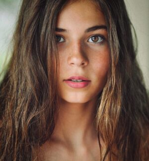 Aria Spinello Instagram - Another week to rise above and reach out: give kindness and get support!! wake up everyday determined to leave your mark.. thank you All for helping me to be brave get out of bed and show up.. you give me strength #natural #naturalface