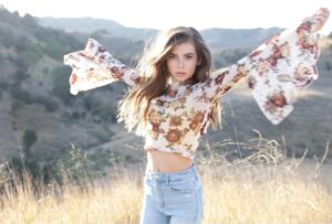 Aria Spinello Instagram - Audition Audition- Rain ☔️ or Shine ⭐️... everyday is an opportunity just open the door or knock it down #makeithappen #endurance #training #younghollywood #actor #singer #wlyg