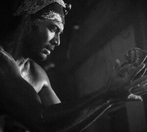 Ario Bayu Instagram - Cinta dan keserakahan, bisakah keduanya hadir berdampingan?

__________________

Love and greed, can the two coexist?

Samsara bersama Indonesia Bertutur. 

#Samsara #FilmSamsara #Cineconcert #SilentMovie #BlackandWhiteMovie #indonesiabertutur