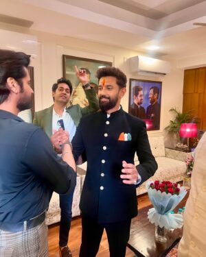 Arjan Bajwa Instagram - So so so proud of my brother .. Rising like a phoenix against all odds …. @ichiragpaswan new era begins as a CABINET MINISTER ,GOVT OF INDIA !