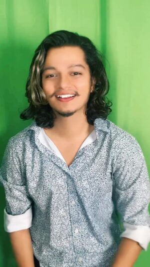 Arjun Sapkota Instagram - कस्तो छ चस्मा..😎😂
.
.
.
.
.
.
.
.
.
#arjunsapkota 
#reelsinstagram #PahadiSong #nepal🇳🇵 #trending #reelsfb #trendingreels #nepalisong #explore #kathmandu #reels #instagood #reelsvideo #viral