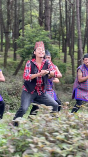 Arjun Sapkota Instagram - मिल्यो क्याहो..?😂
.
.
.
.
.
.
.
.
.
.
#arjunsapkota
#reelsinstagram #PahadiSong #nepal🇳🇵 #trending #kathmandu #trendingreels #concert #explore #fyp #reels #instagood #reelsvideo #viral