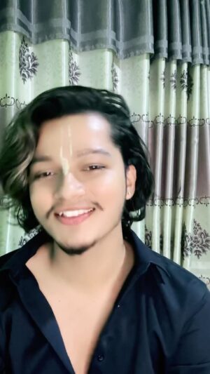 Arjun Sapkota Instagram - खास तिम्रो रुप कस्तो थियो “कान्हा”…? 
.
.
.
.
.
.
#arjunsapkota 
#reelsinstagram #PahadiSong #nepal🇳🇵 #trending #kathmandu #trendingreels #concert #explore #fyp #reels #instagood #reelsvideo #viral