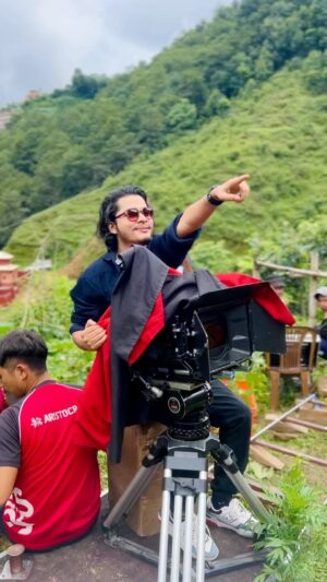Arjun Sapkota Instagram - शुटिङ्ग देखो शुटिङ्ग 😍
.
.
.
.
.
.
.
.
.
#arjunsapkota
#reelsinstagram #PahadiSong #nepal🇳🇵 #trending #kathmandu #trendingreels #concert #explore #fyp #reels #instagood #reelsvideo #viral