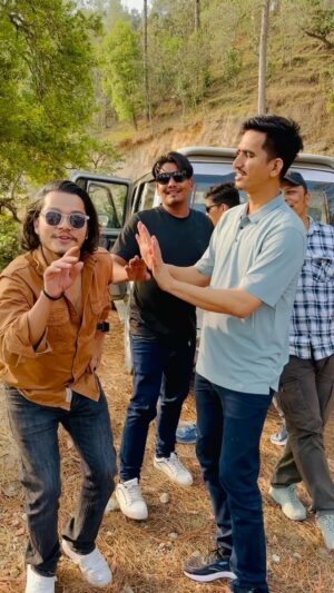 Arjun Sapkota Instagram - बैतडी जाँदैगर्दा बाटोमा..🤭🥰
जोबन ढल्किजान्छ, रमाइलो गर्नुपर्छ है..
.
.
.
.
.
#arjunsapkota 
#reelsinstagram #PahadiSong #nepal🇳🇵 #trending #reelsfb #trendingreels #nepalisong #explore #dadeldhura #reels #instagood #reelsvideo #viral