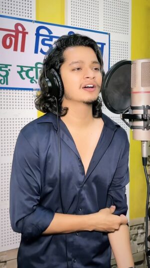 Arjun Sapkota Instagram - रातै भरी निन्द्रा छैन..🥺
.
.
.
.
.
.
.
.
.
.
.
#arjunsapkota 
#reelsinstagram #PahadiSong #nepal🇳🇵 #trending #reelsfb #trendingreels #nepalisong #explore #kathmandu #reels #instagood #reelsvideo #viral