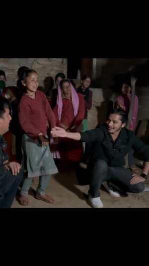 Arjun Sapkota Instagram - “बैतडी” बहिनि कल्पना बिष्टको घरमा हामी नाँच्दै…❤️
.
.
.
.
.
#arjunsapkota
#reelsinstagram #PahadiSong #nepal🇳🇵 #trending #reelsfb #trendingreels #nepalisong #explore #baitadi #reels #instagood #reelsvideo #viral