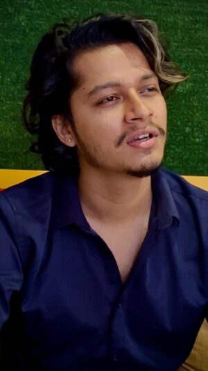 Arjun Sapkota Instagram - सारी रात नींद नहीं आति, आँखें झपकती रह्ति हे ….
गल्ति से आँख लग जाए तो, सप्ने में आप आति हे…🥺
.
.
.
.
.
.
#arjunsapkota 
#reelsinstagram #PahadiSong #nepal🇳🇵 #trending #reelsfb #trendingreels #nepalisong #explore #kathmandu #reels #instagood #reelsvideo #viral