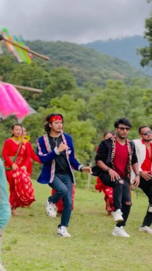 Arjun Sapkota Instagram - मिस्टेक होगया…😂
.
.
.
.
.
.
.
.
.
.
#arjunsapkota
#reelsinstagram #PahadiSong #nepal🇳🇵 #trending #kathmandu #trendingreels #concert #explore #fyp #reels #instagood #reelsvideo #viral