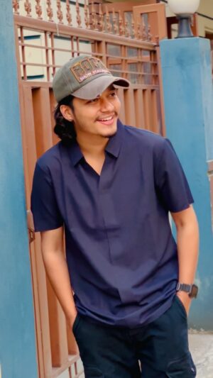 Arjun Sapkota Instagram - तू है तो दिल धड़कता है , तू है तो साँस आती है….😍
.
.
.
.
#arjunsapkota 
#reelsinstagram #PahadiSong #nepal🇳🇵 #trending #hindisongs #trendingsongs #kathmandu #trendingreels #concert #explore #fyp #reels #instagood #reelsvideo #viral