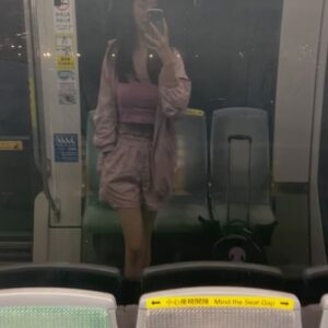 Arlena Chang Instagram - 一個人趕路滿孤獨的，但時間會慢下來。

第一次搭輕軌的人
我大高雄！變得我都不認得你了！！！