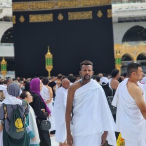Armaan Haggio Instagram - Alhamdullilah mar’labaad waxaan alle ka baryayaa inuu naga aqbalo ducada iyo salaada amein