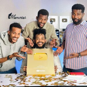 Armaan Haggio Instagram - FARXADEENU WAA CAAFIMAADKA WAALIDKEENA

Guusha waxaa lagu gaaraa wanaag iyo adkeysi 
Samir iyo dulqaad farxad iyo kalsooni 
Iyo inaadan marnaba qof xumaan u geysan kuna deysan hadduu kuu geysto xitaa 

Waxaan Farxada la qeyb’saneynaa our young brother Asad Hagio oo shirkadda YOUTUBE awaal’marin GOLD ah usoo dirtay noqdeyna No one Somali YouTuber 

Waad is taahishaa waadna u qalantaa walal 

Waxaan kuu rajeynaa cimri dheer iyo caafimaad 

FARXADAADU WAA NASASHADEENA 

TEAM 27 WERE LOVE YOU ❤️
