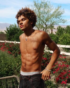 Armani Jackson Instagram - did u forget about me ?